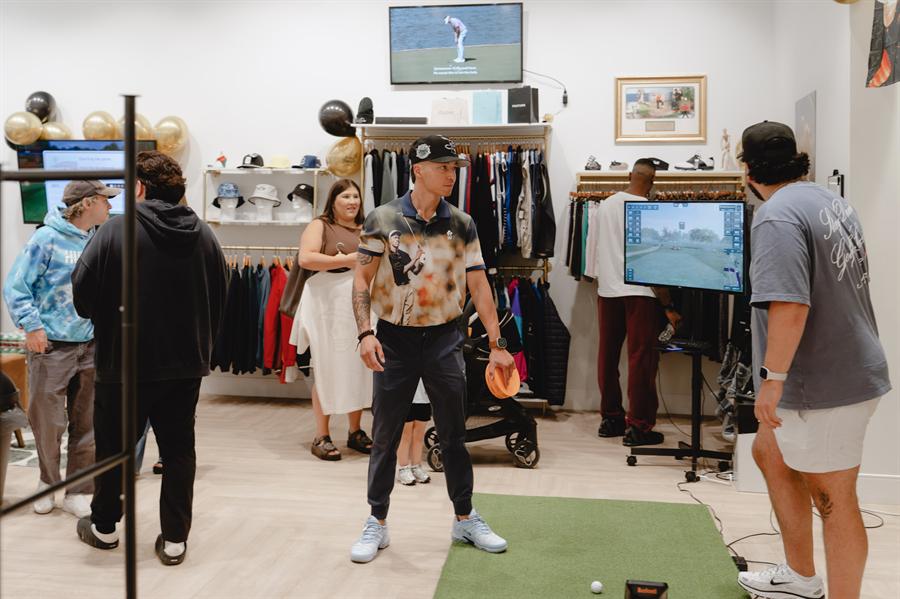 Final Drive golf shop grand opening photographed by Lloyd Duimstra, Sioux Falls SD