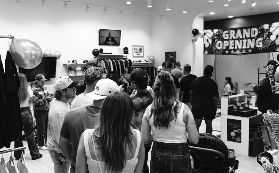 Final Drive golf shop grand opening photographed by Lloyd Duimstra, Sioux Falls SD