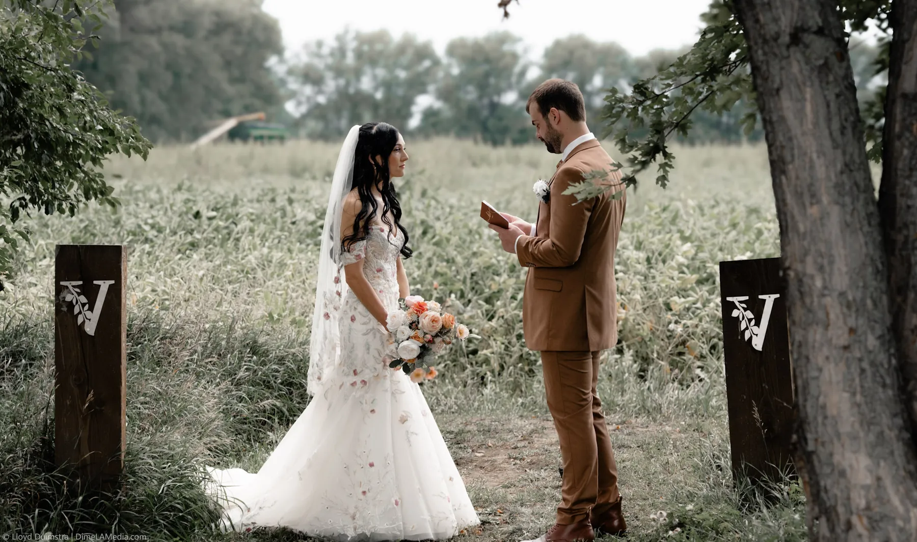 Wedding moment captured by Lloyd Duimstra, Sioux Falls SD
