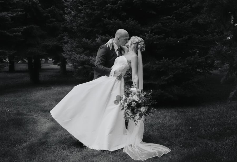 Wedding photography by Lloyd Duimstra, Sioux Falls SD